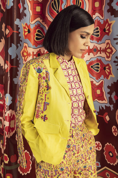 Tabriz yellow fitted blush pink shirt, print shorts and fringe jacket in organic cotton silk, BeTrue, Be True